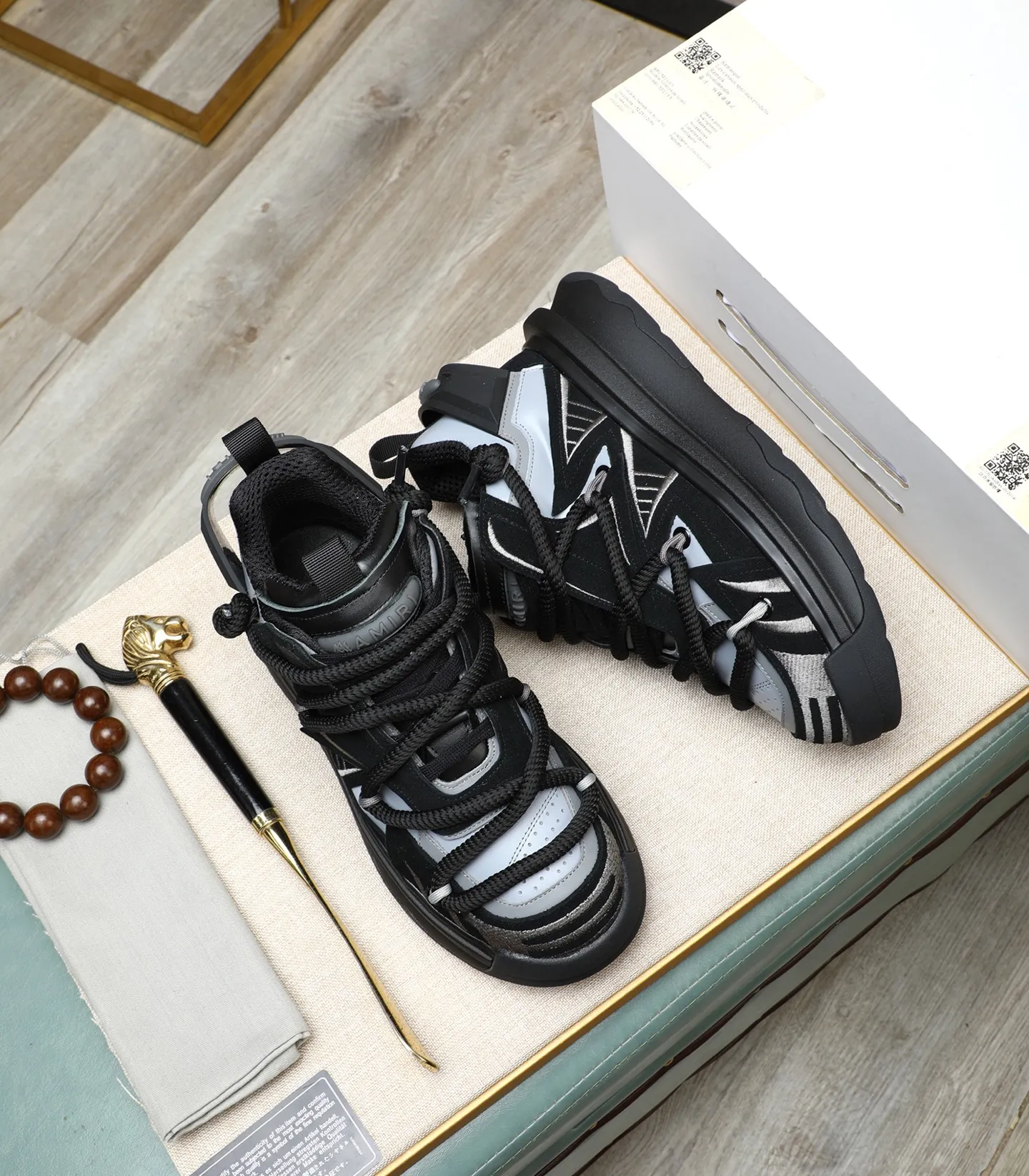 Men's men's shoes💰600 [AMIRI～AMIRI] 2025 spring and summer series new casual shoes🆕The large tongue on the upper and the cross shoe string design are very special! Made of cowhide➕multiple materials spliced➕in breathable mesh, thickened and oversized foam-resistant outsole, it will look good on whoever wears it! The appearance is responsible, the feet are retro and handsome! Size:39-44 (38, 45, 46 customized)